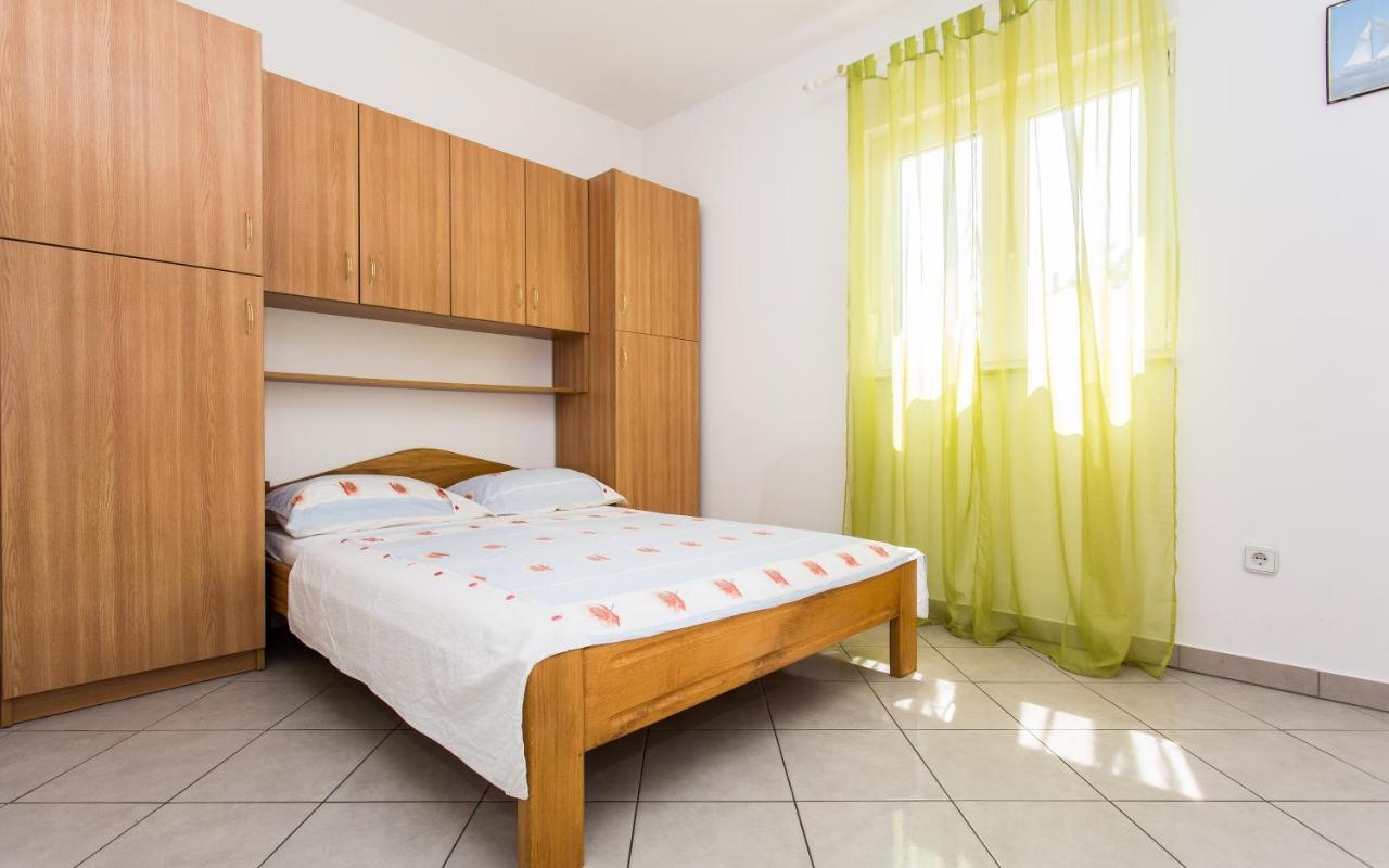 Apartman Justinic Šilo Buitenkant foto