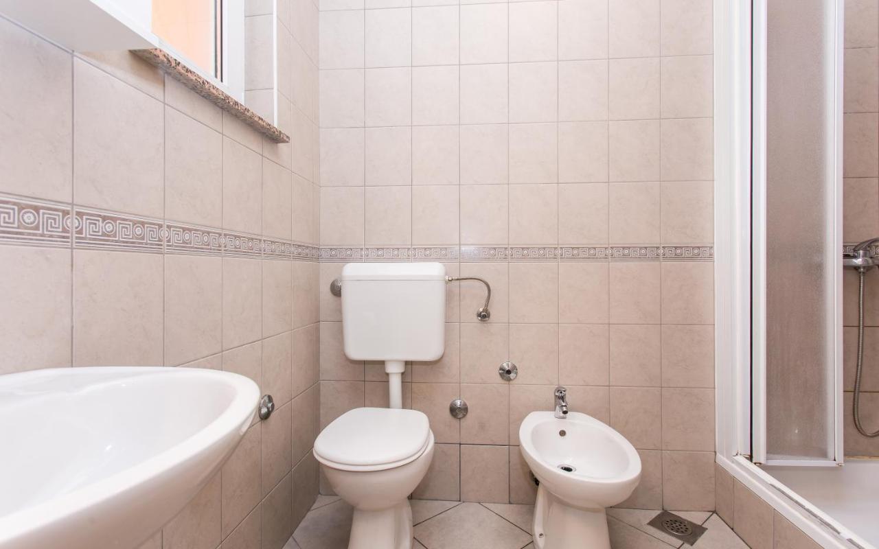 Apartman Justinic Šilo Buitenkant foto