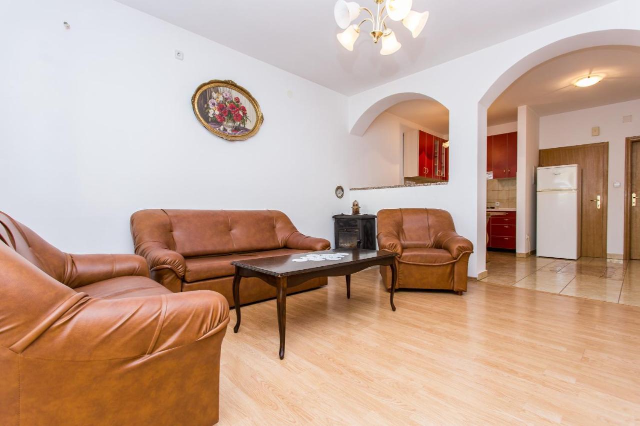 Apartman Justinic Šilo Buitenkant foto