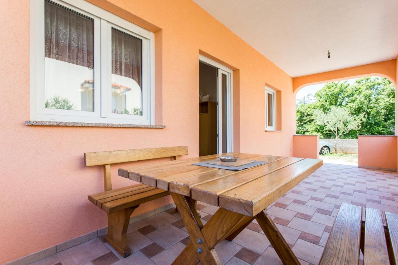 Apartman Justinic Šilo Buitenkant foto
